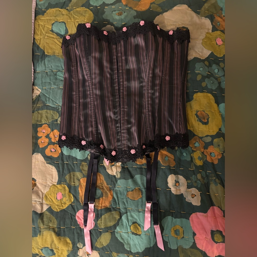 Shirley Of Hollywood Vintage Corset